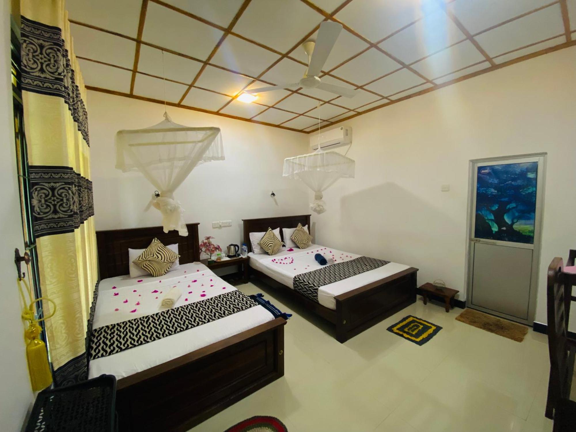 Lucky Villa 锡吉里亚 外观 照片
